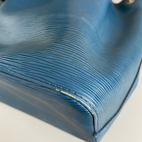 Louis Vuitton LV Authentic Blue Epi Petit Noe Shoulder Leather Bucket Bag - Picture 13 of 15